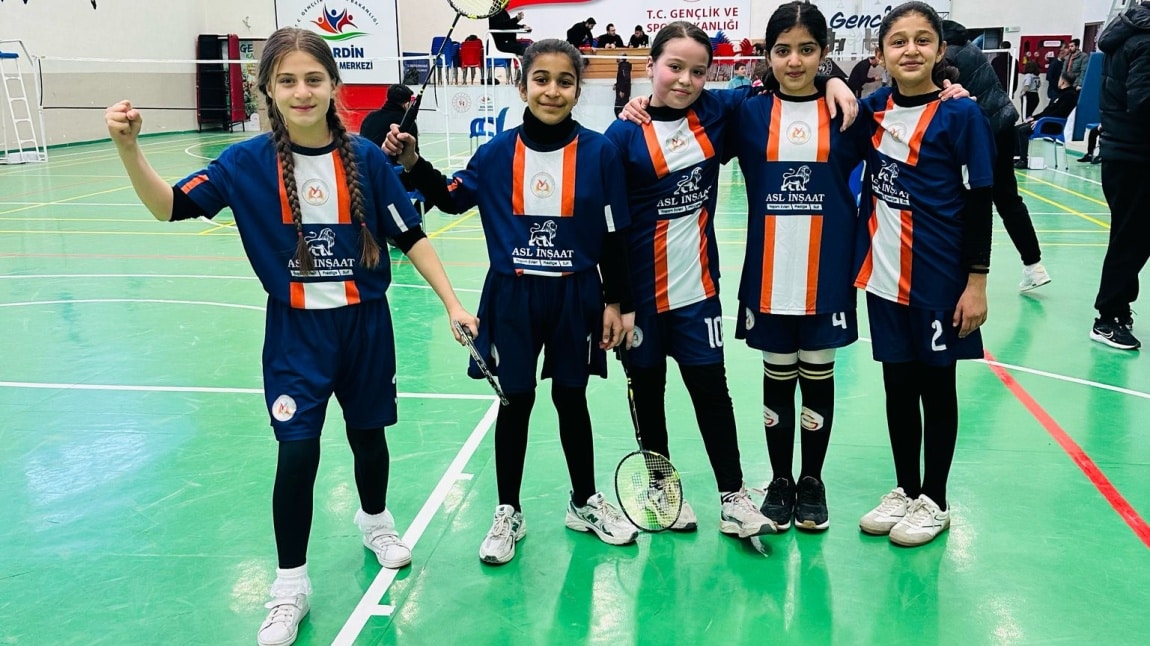 Küçükler Badminton takımı ilde yarı finale yükseldi.